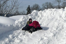 Ferien auf dem Lerlhof: Kinder im Schnee